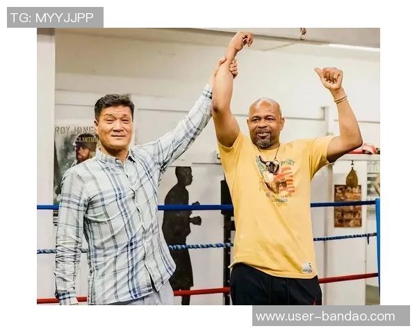 小琼斯专注比赛表现不在乎裁判判罚全力以赴追求胜利