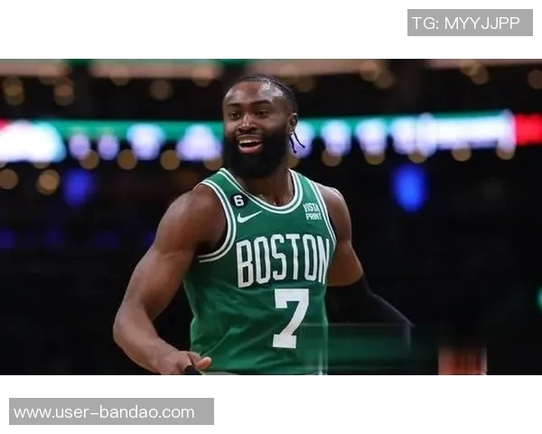 杰伦布朗直言强队比赛遭偏哨判罚不公引发热议